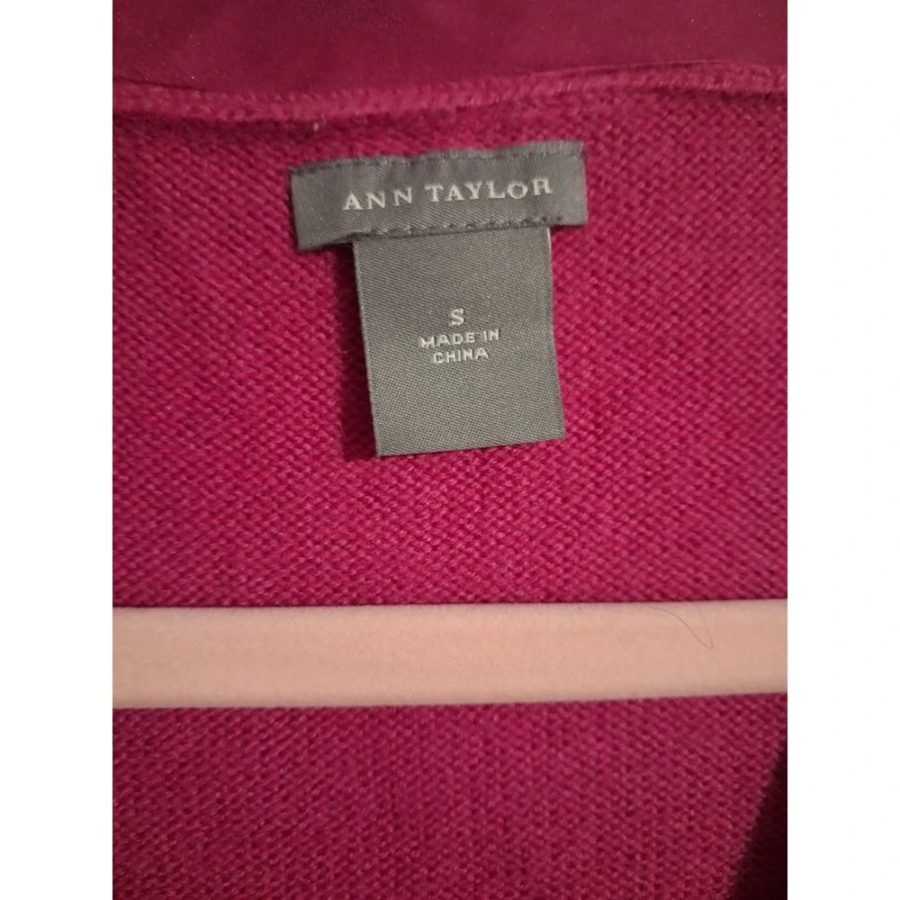 Ann Taylor Merino Wool Angora Sweater Small Magenta Deep V Neck Satin Trim